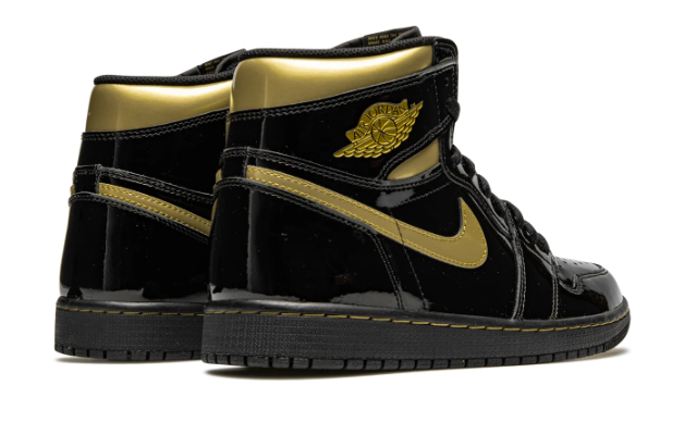 Air Jordan 1 Retro High OG 'Black/Metallic Gold' | 555088-032