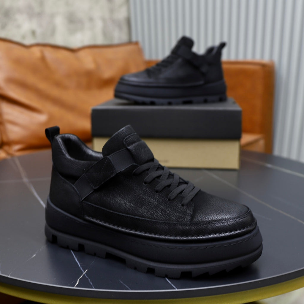 UGG High-Top Sneaker – Triple Black | Chunky Lug Sole