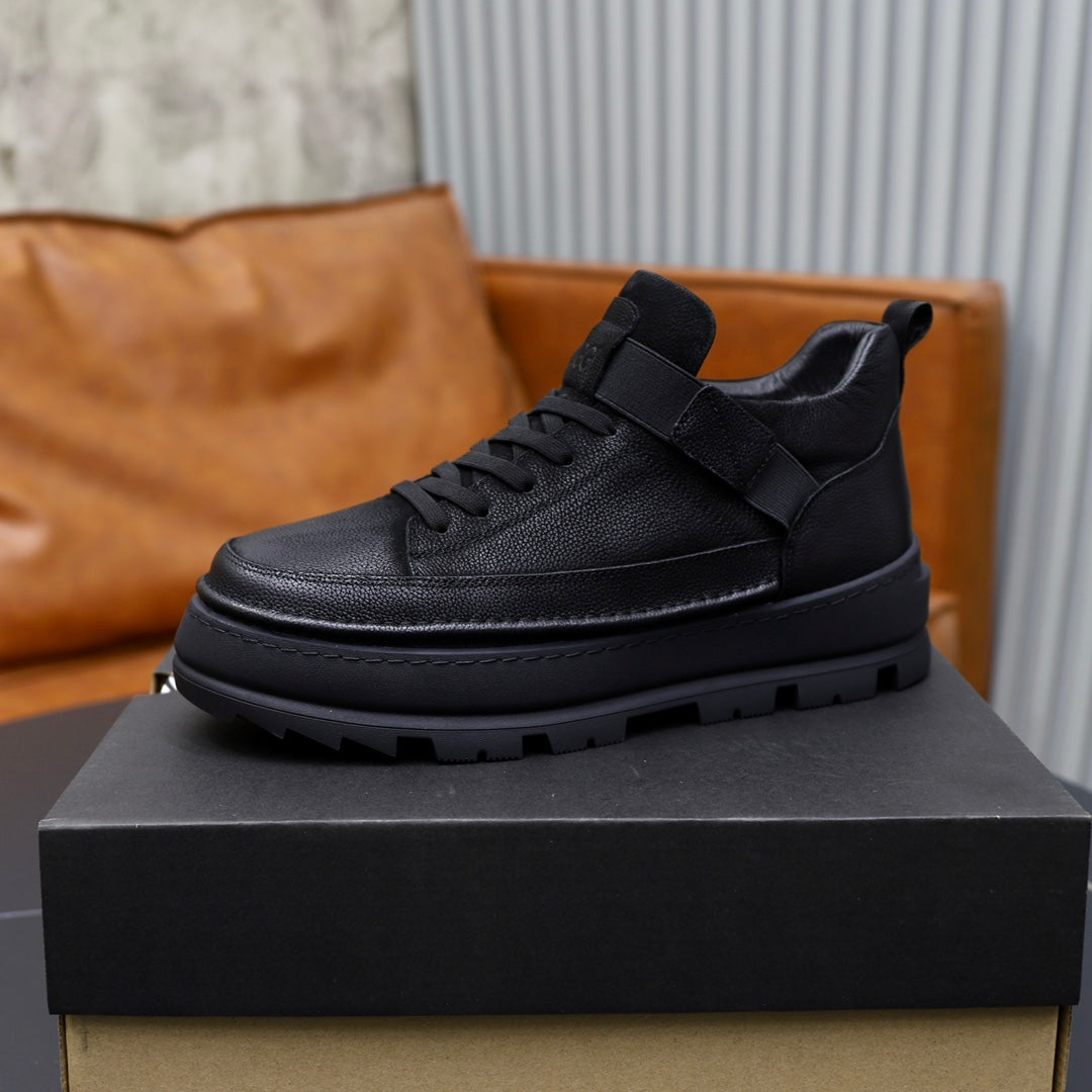 UGG High-Top Sneaker – Triple Black | Chunky Lug Sole