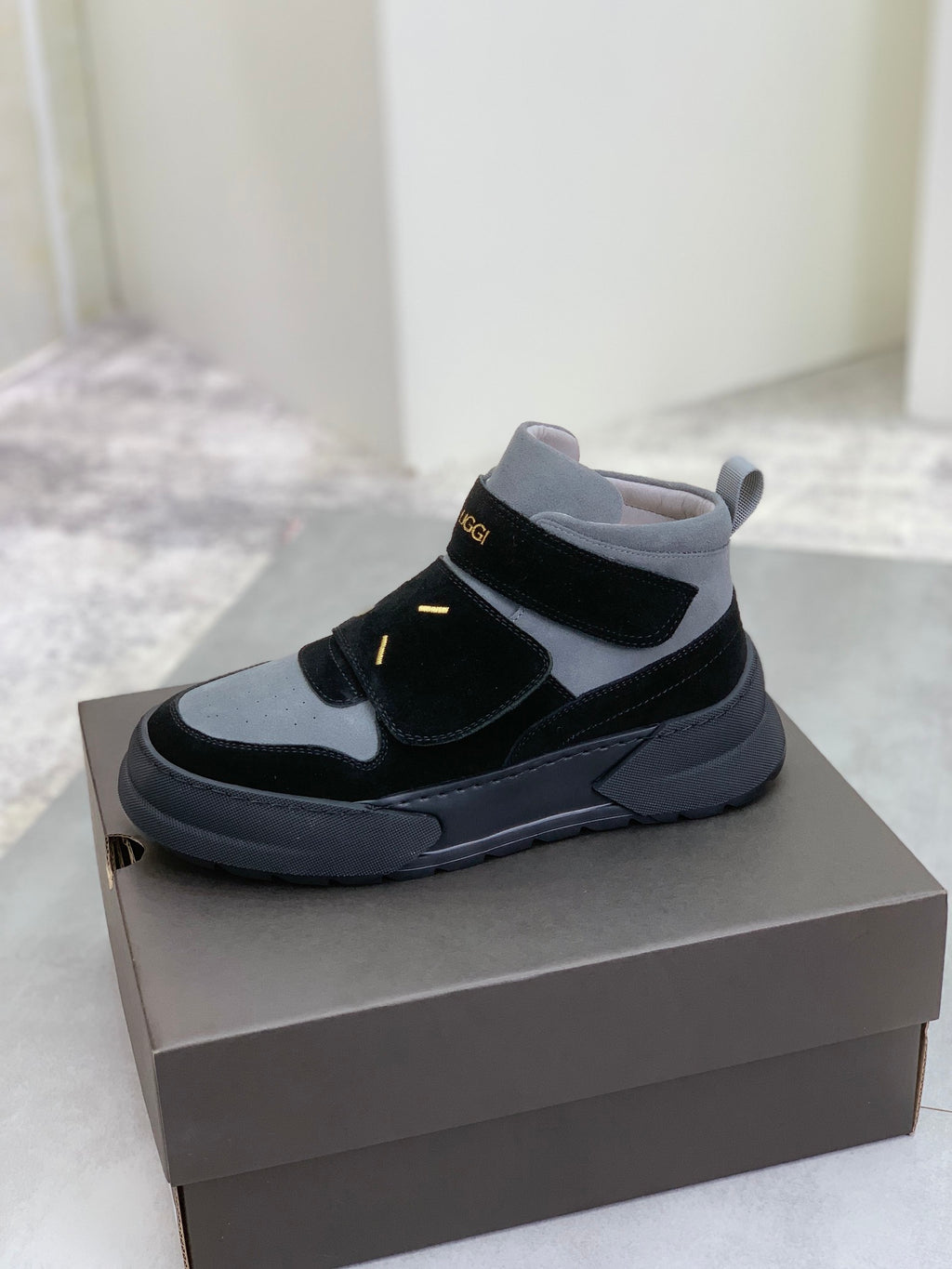 UGG Mid-Top Sneaker – Grey & Black Suede | Gold Dash Detail & Shearling Lining | Sizes 39–44