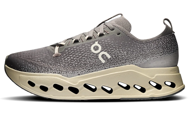 On Running Women's Cloudsurfer Max – Black/Magnet